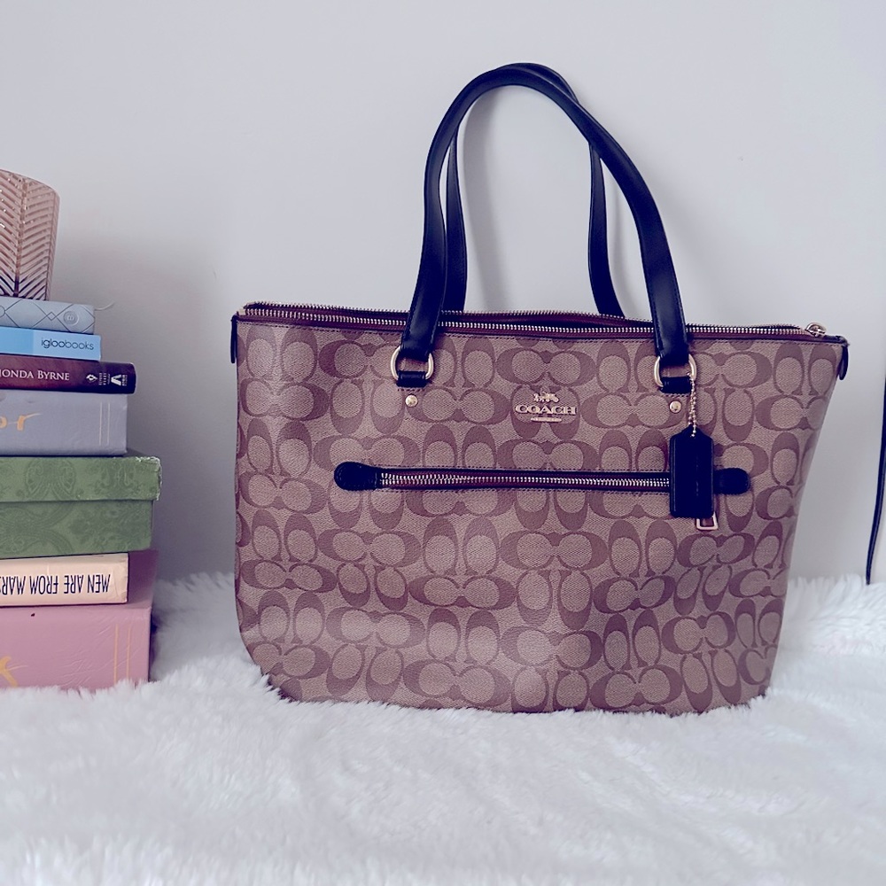 Tote In Signature Canvas - COACH - Picture 3 of 8